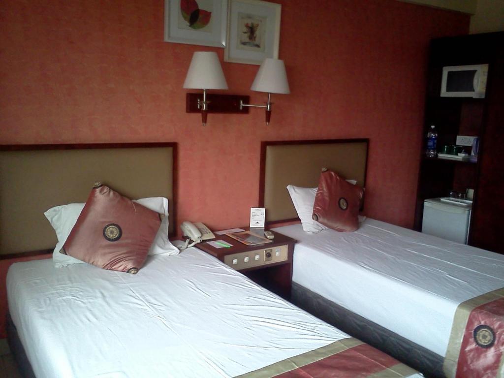 Landmark Hotel Kolkata Room photo